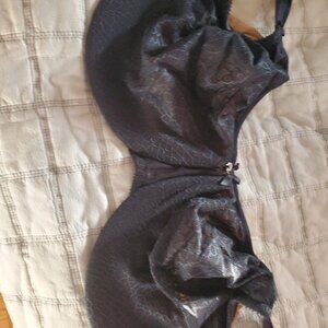 Chantelle underwire minimizer bra